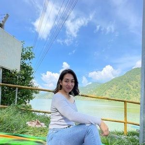 Meet your Posher, Lorraine dayne